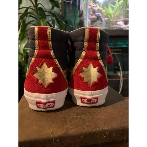 Captain Marvel x Vans sneakers shoes Men's 6.5 Women's 8 Earth 616's Sk8 HiTopsi - Picture 5 of 9